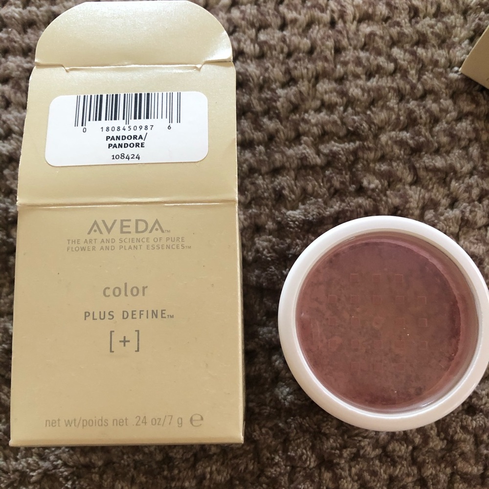 Aveda Pandora powder/highlighter